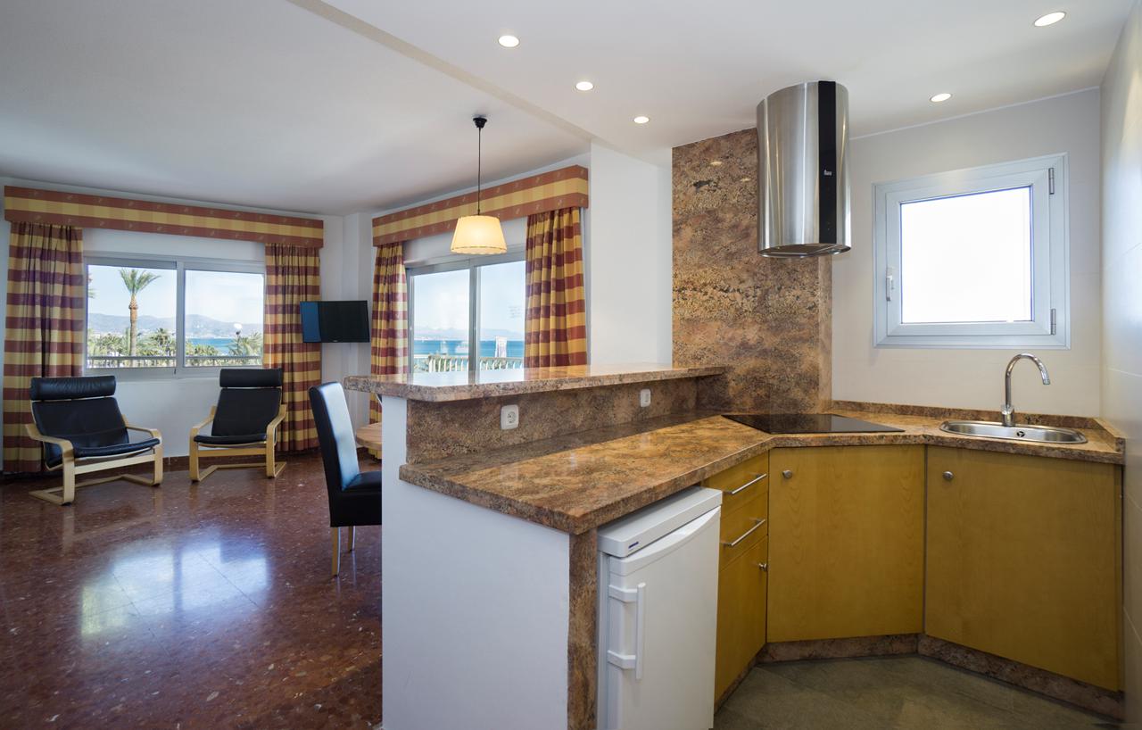 Appartement met kitchenette en zithoek in Bajondillo